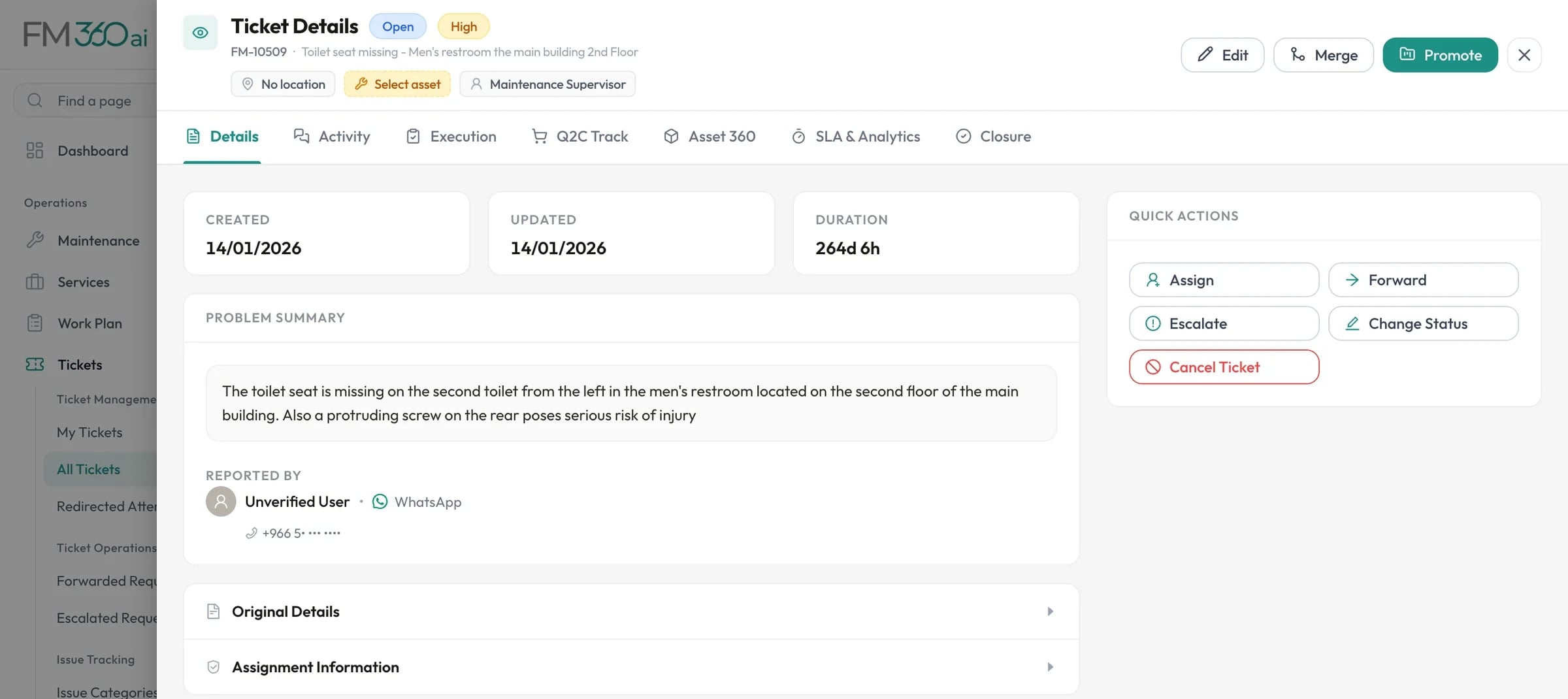 Ticket details for a request reported by WhatsApp, with the problem summary, reporter, and quick actions to assign, forward, escalate or change status